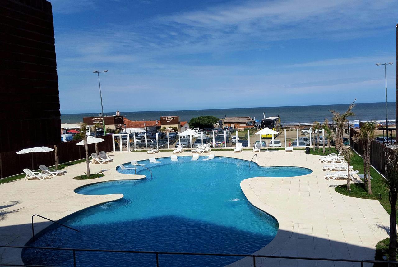Reviens Hotel 4*